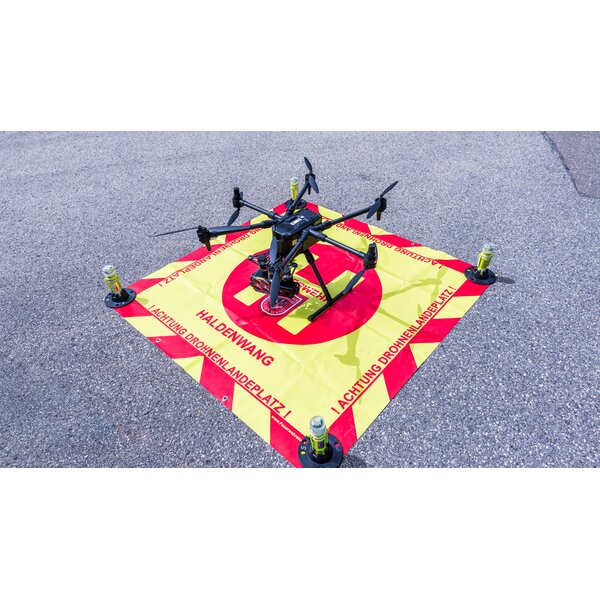 Spendenpaket im Wert von 23.000 EUR übergeben | © MAHA